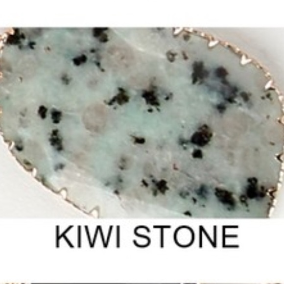 Kiwi stone Cat eye natural stone pendant necklace - Picture 3 of 3